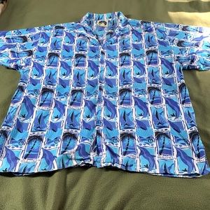 Men’s Armadillo short sleeve, button up shirt.  Size XL